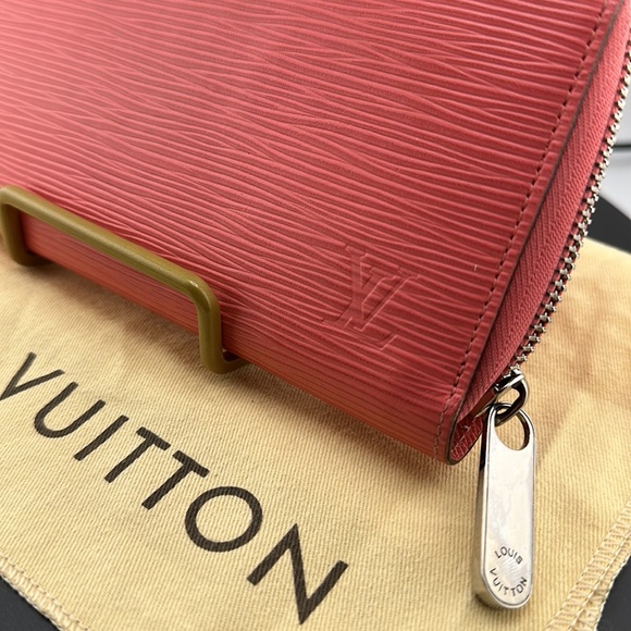 AUTHENTIC LOUIS VUITTON M60663 Epi Pink Zippy Around Wallet - Picture 9 of 15